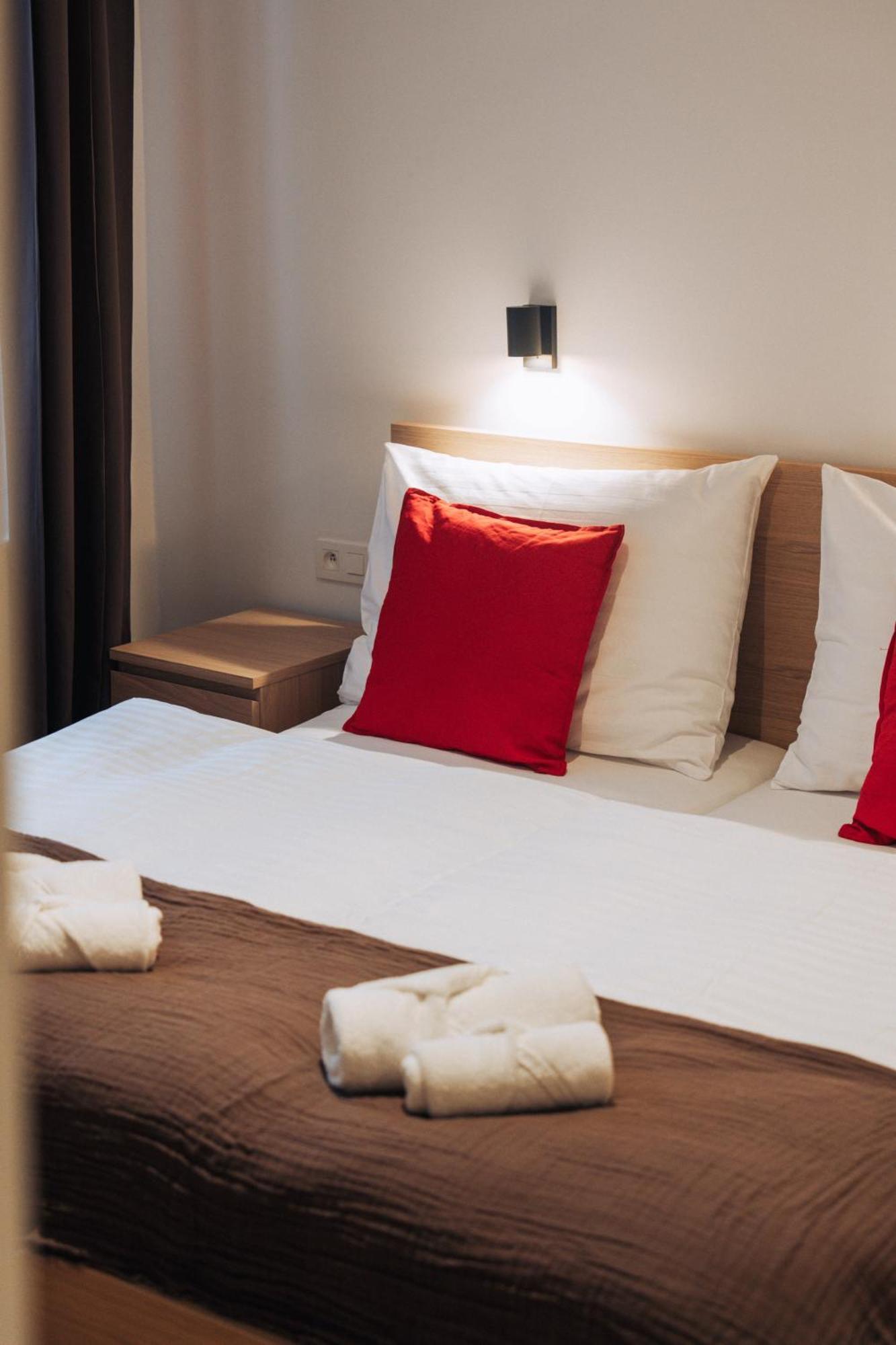 Hviezdoslavova Apartments, Trnava Centre, Parking Available Kültér fotó