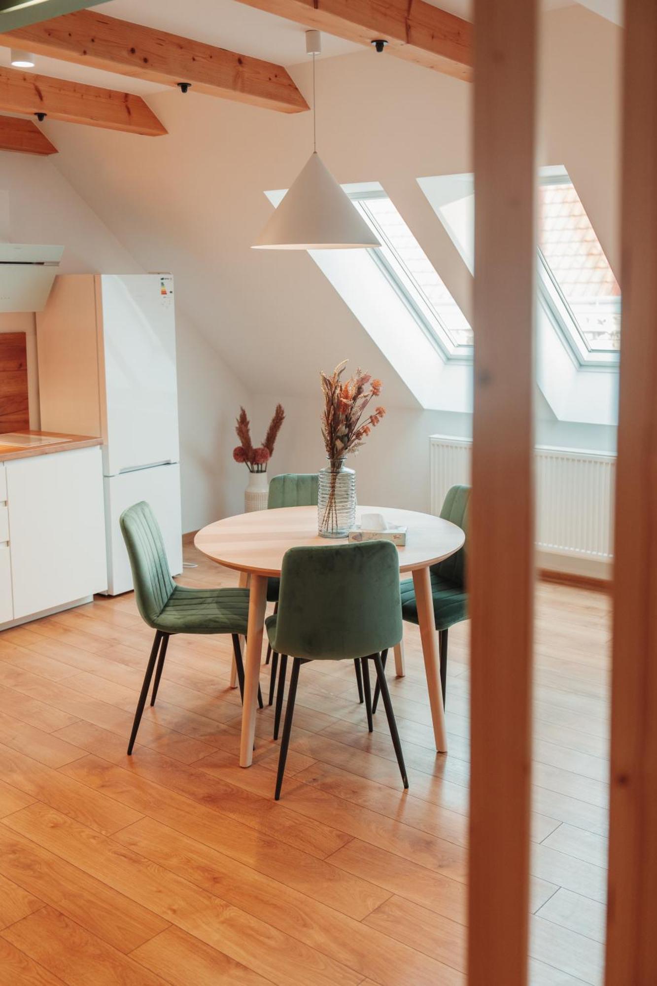 Hviezdoslavova Apartments, Trnava Centre, Parking Available Kültér fotó
