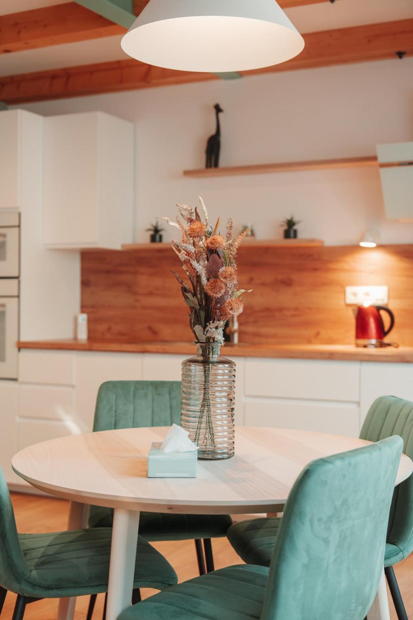 Hviezdoslavova Apartments, Trnava Centre, Parking Available Kültér fotó