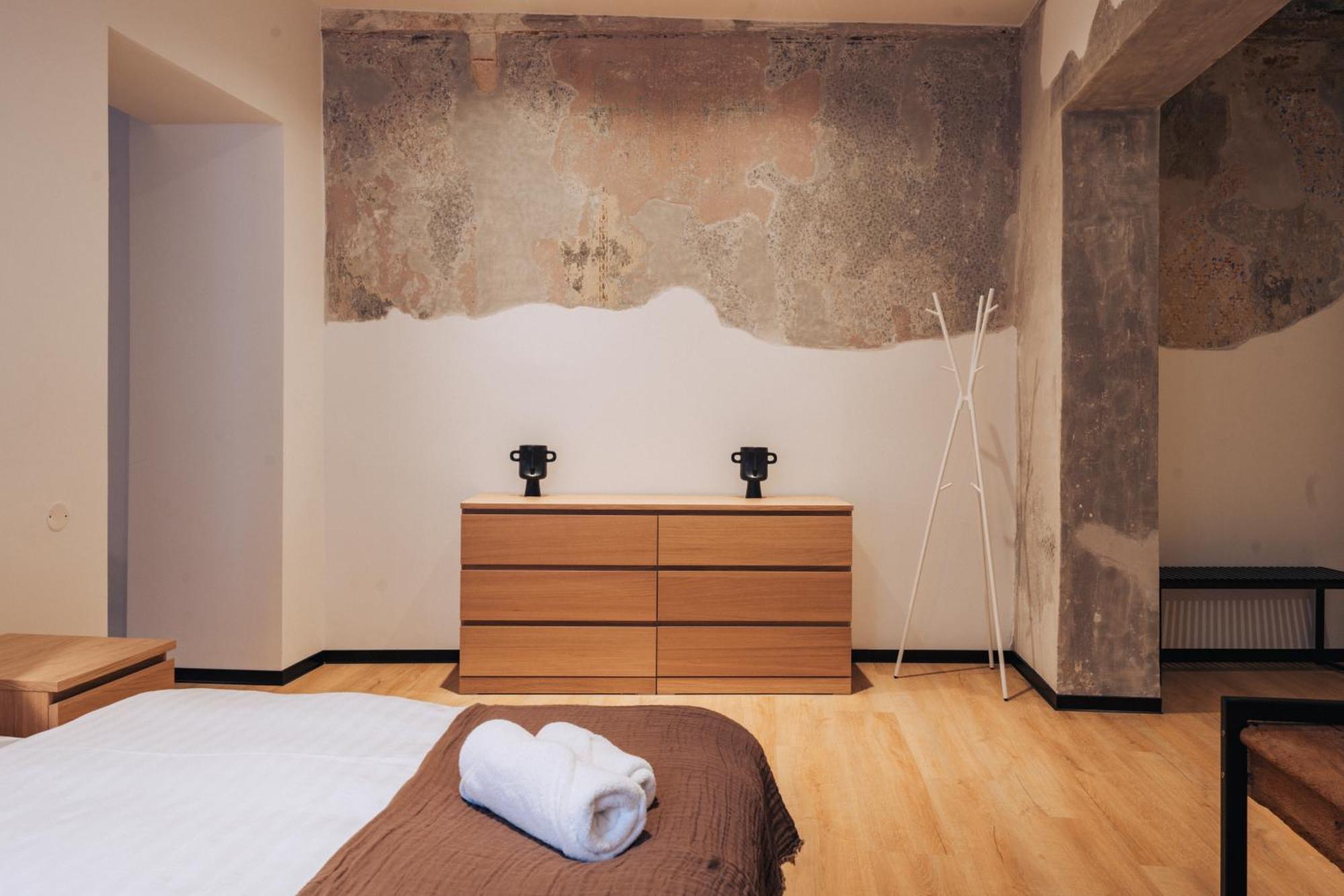 Hviezdoslavova Apartments, Trnava Centre, Parking Available Kültér fotó