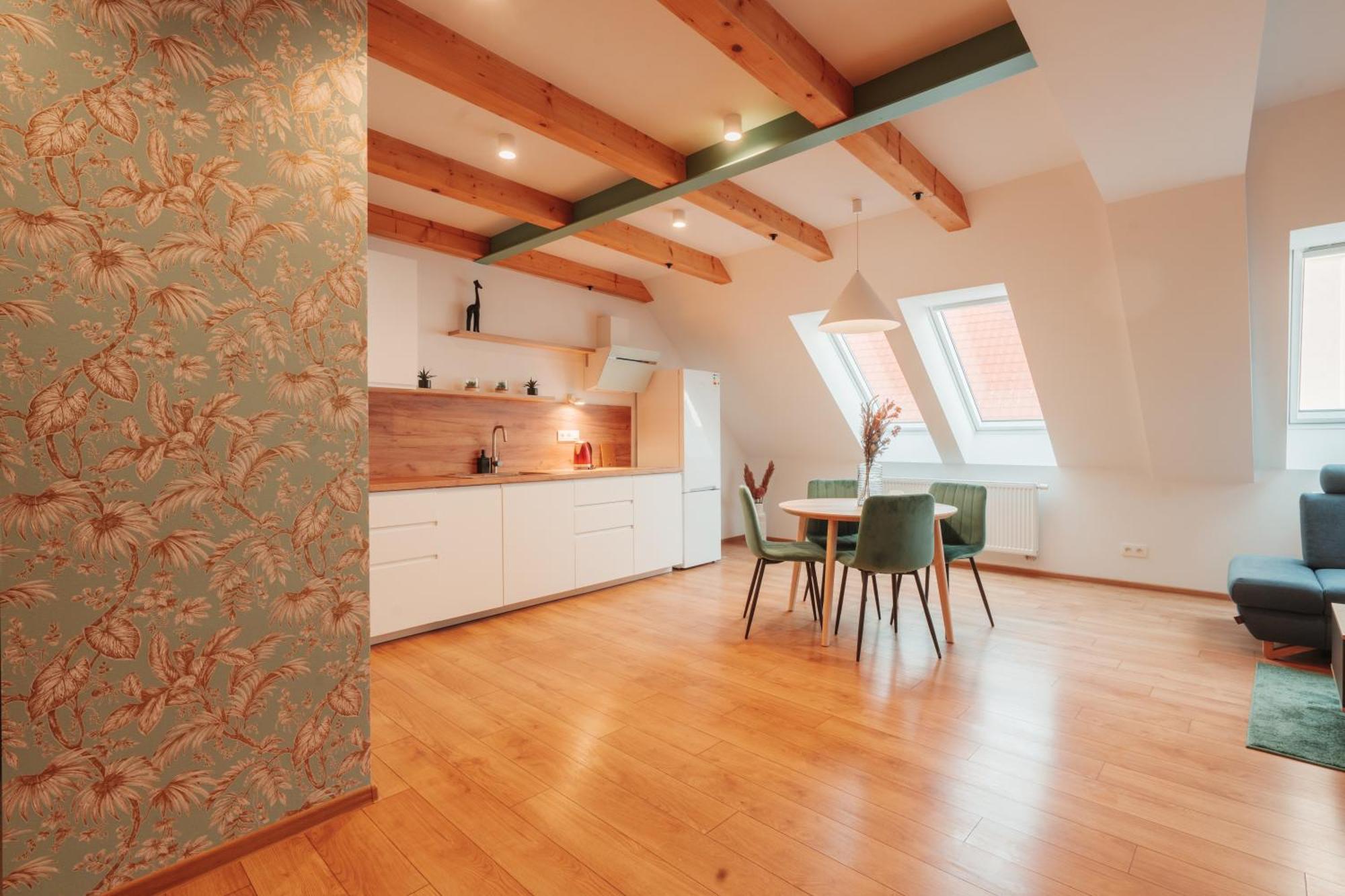 Hviezdoslavova Apartments, Trnava Centre, Parking Available Kültér fotó